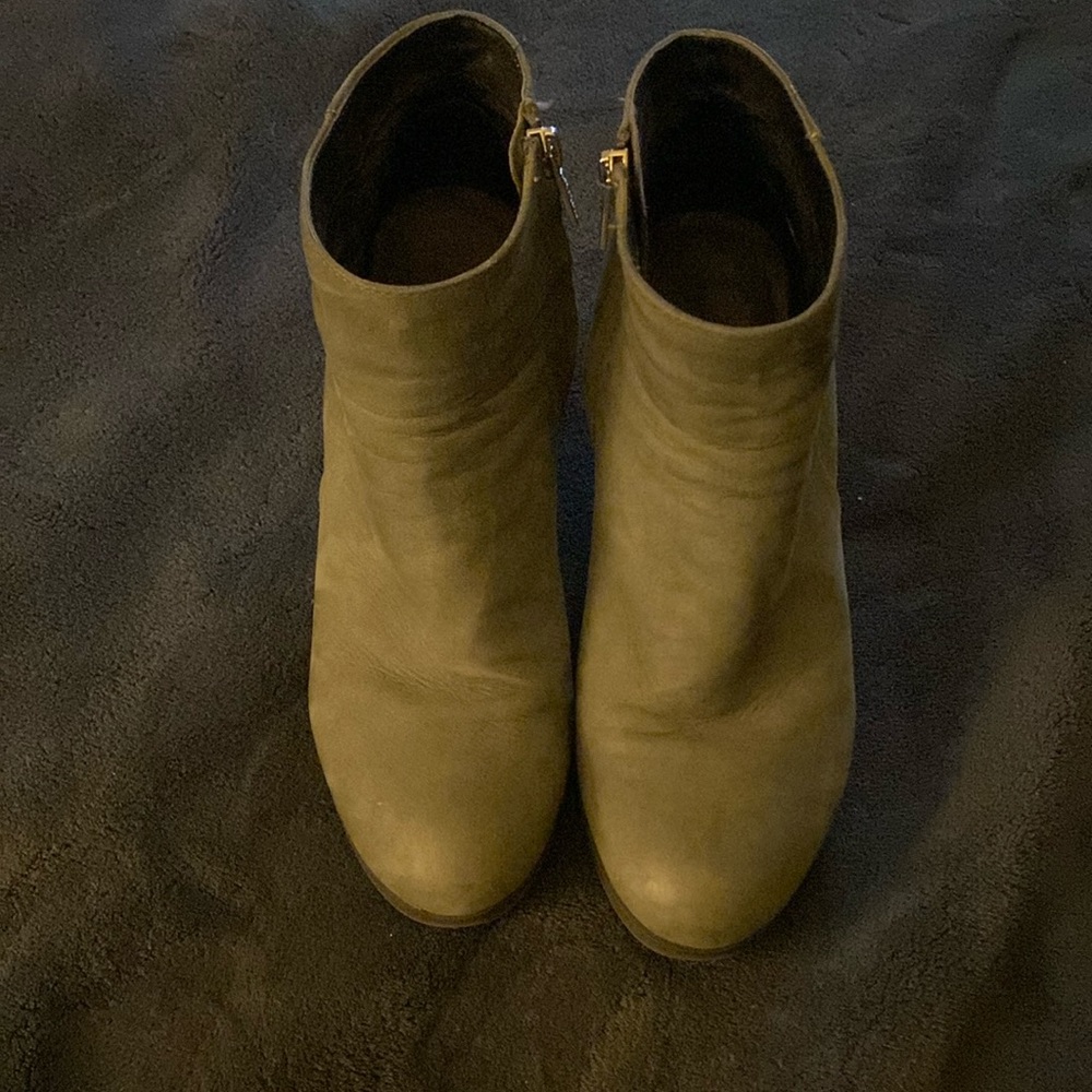 Grey Kenneth Cole Reaction booties